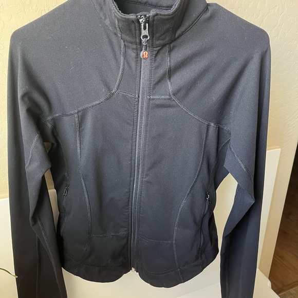 Lululemon jacket - Picture 1 of 8